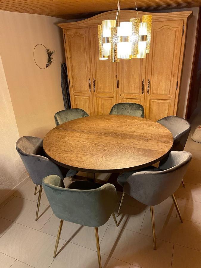 Schoene Ferienwohnung Mit Seeblick Thun Exteriér fotografie