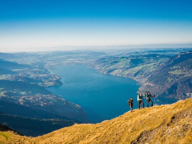 Schoene Ferienwohnung Mit Seeblick Thun Exteriér fotografie