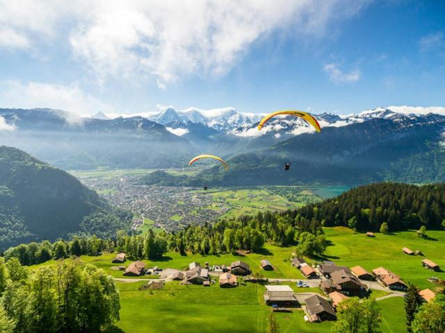 Schoene Ferienwohnung Mit Seeblick Thun Exteriér fotografie
