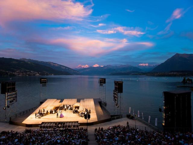 Schoene Ferienwohnung Mit Seeblick Thun Exteriér fotografie